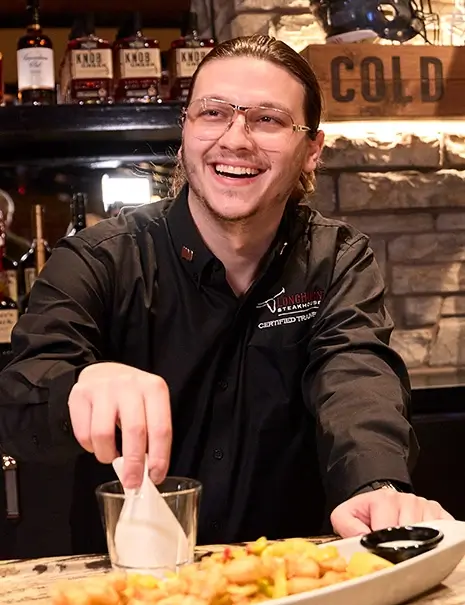 LongHorn Steakhouse hourly employee testimonial: Vinny, Server/Bartender