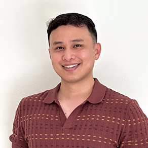 Jonathan, Sr Financial Analyst