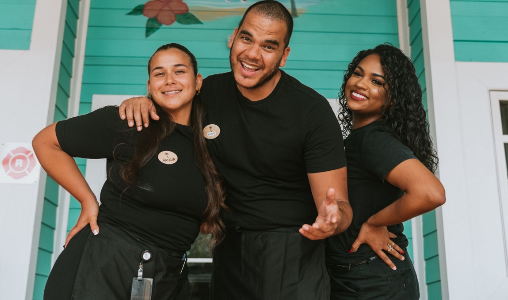 Bahama Breeze restaurant staff smiling